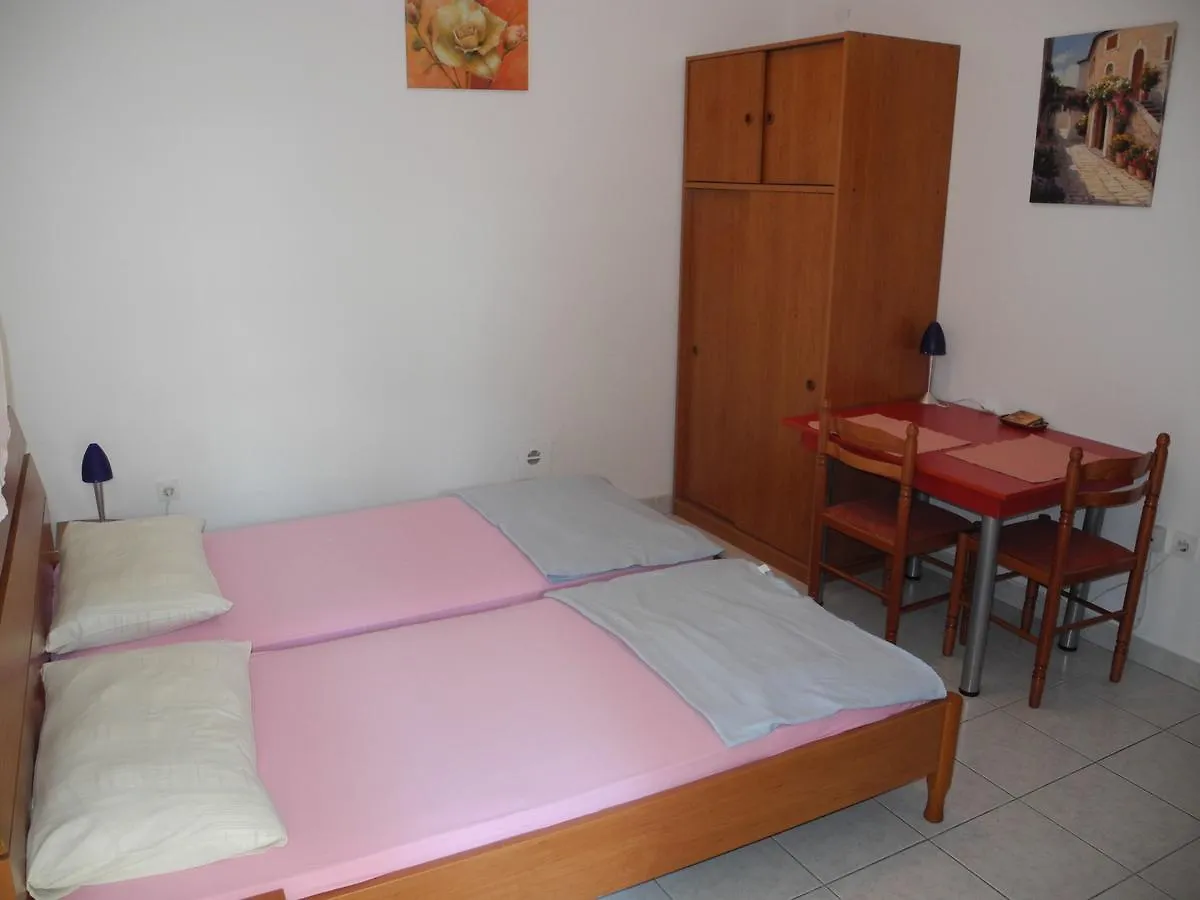 Vucko 2 Pax Studio Crikvenica Croatie